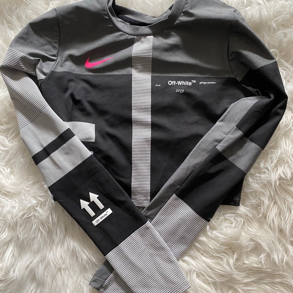 Off-White x Nike Women’s easy run top (new)